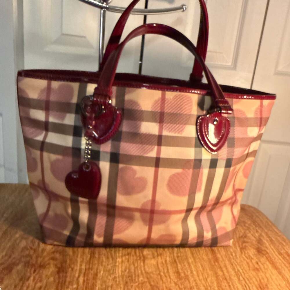 Burberry Heart Tote Bag, Classic Nova Check with Metallic Red Trim Rare Limited
